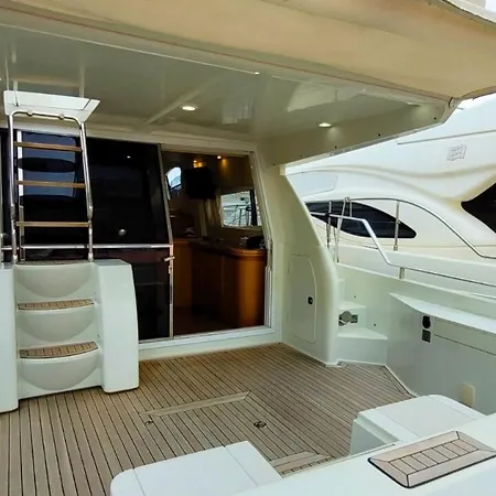 Botel Le Sky Sailor, Ideal Lions Cannes