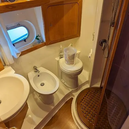 Botel Le Sky Sailor, Ideal Lions Cannes